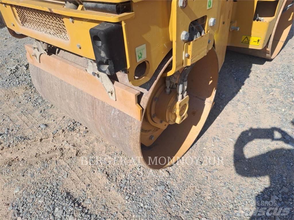CAT CB2.5 Compacteur de sol
