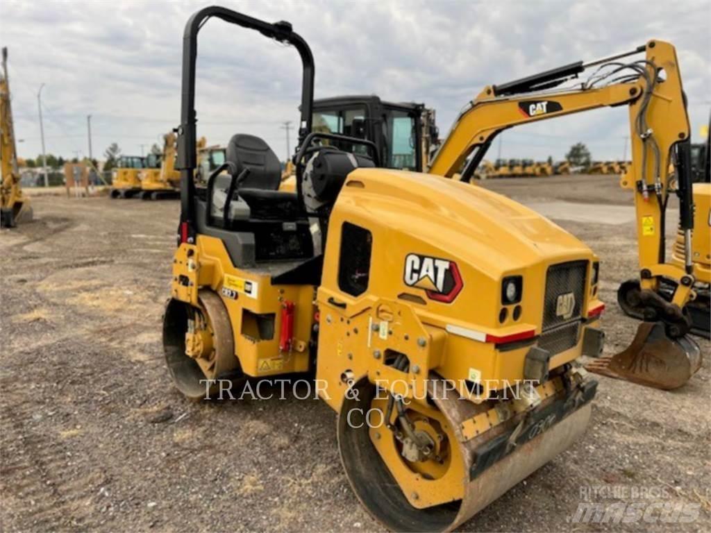CAT CB2.7 Finisseur