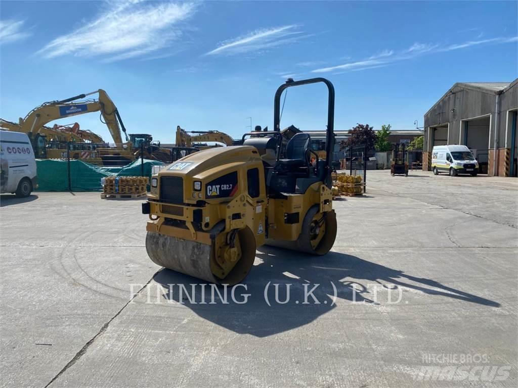CAT CB2.7 Compacteur de sol