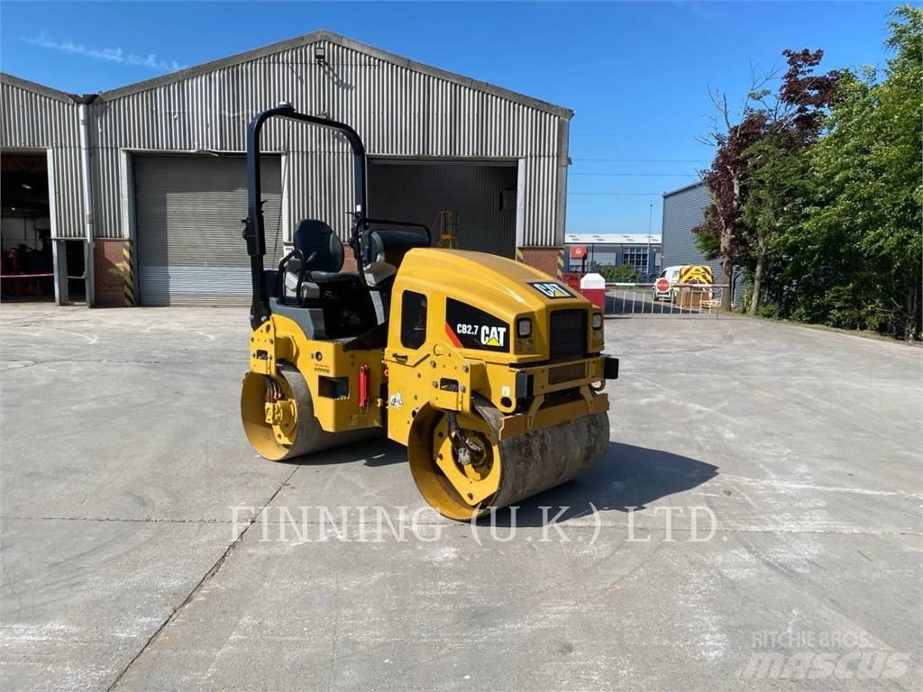 CAT CB2.7 Compacteur de sol