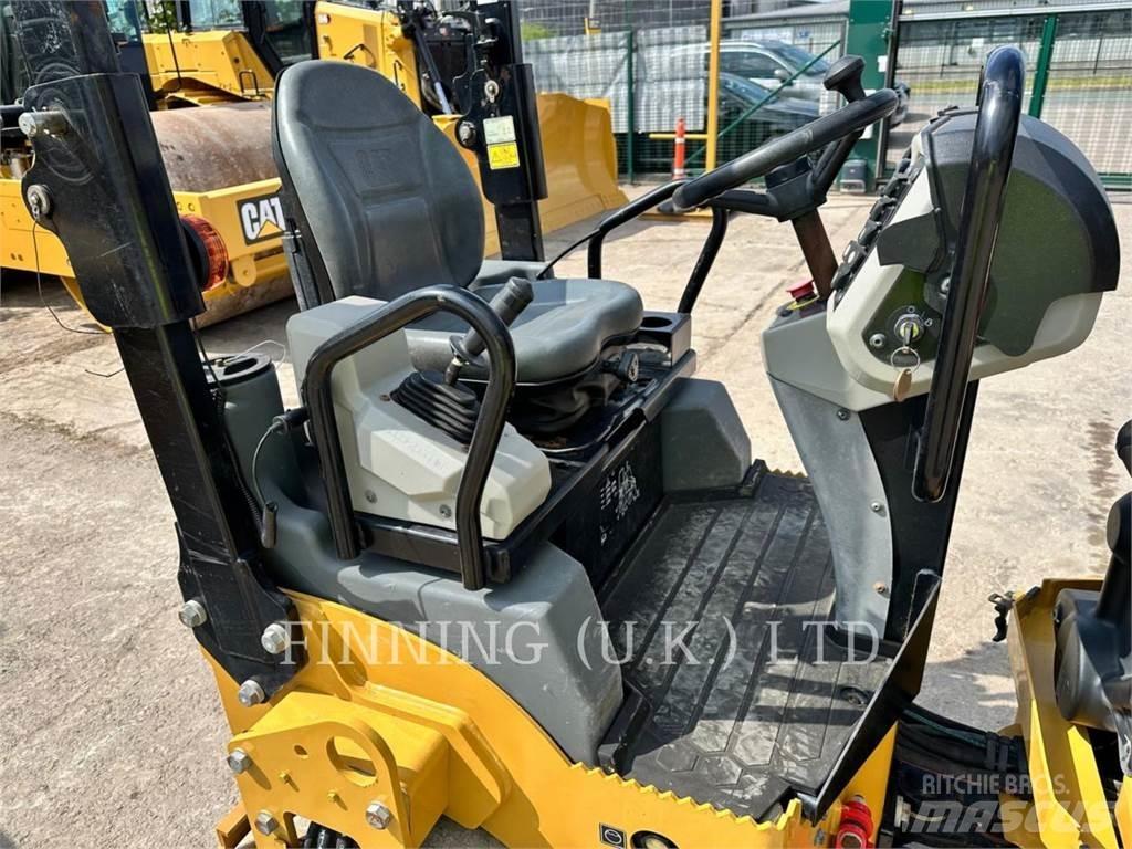 CAT CB2.7 Compacteur de sol
