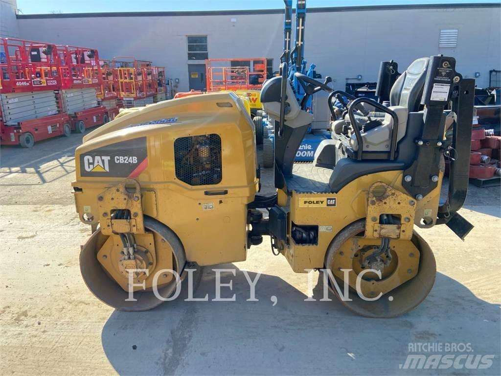 CAT CB24B Rouleaux tandem