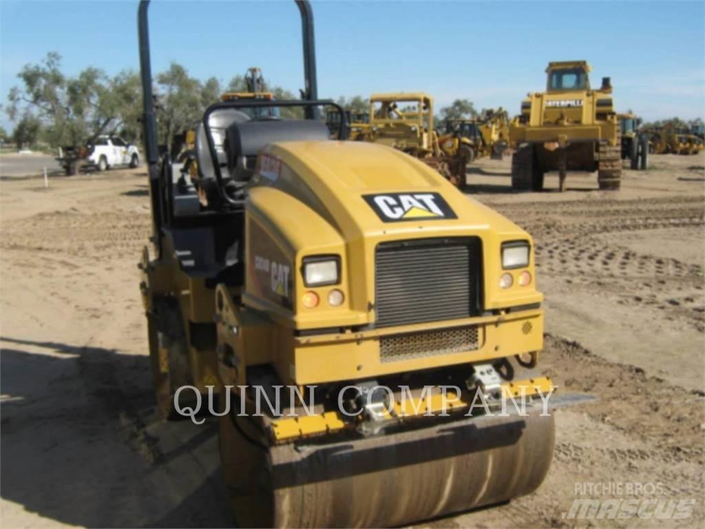 CAT CB24B Rouleaux tandem