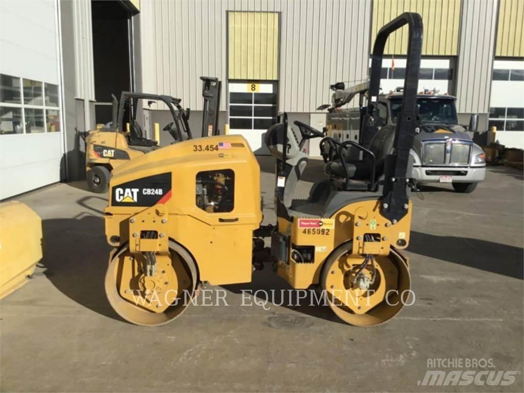 CAT CB24B Compacteur de sol
