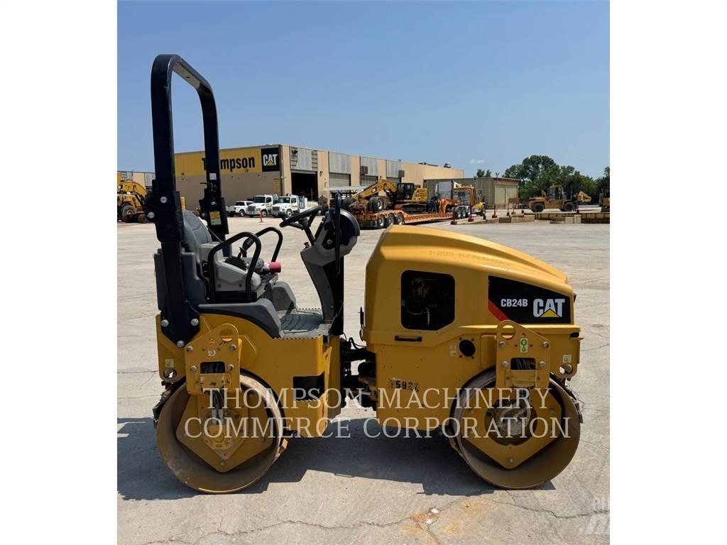 CAT CB24B Rouleaux tandem