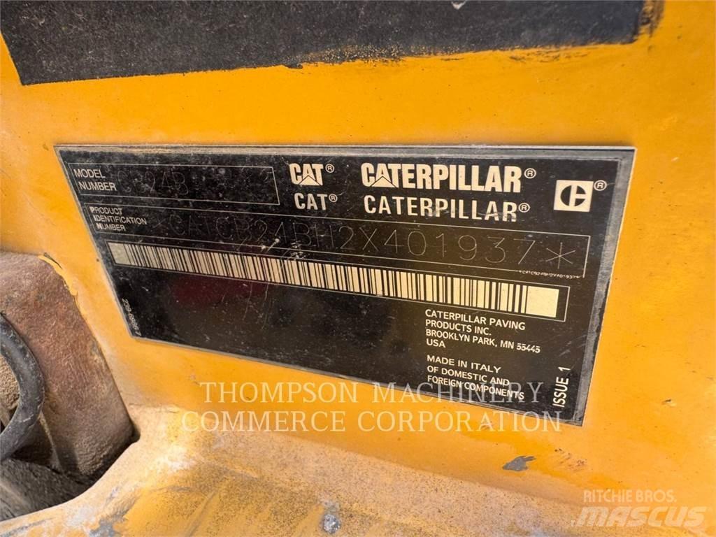 CAT CB24B Rouleaux tandem