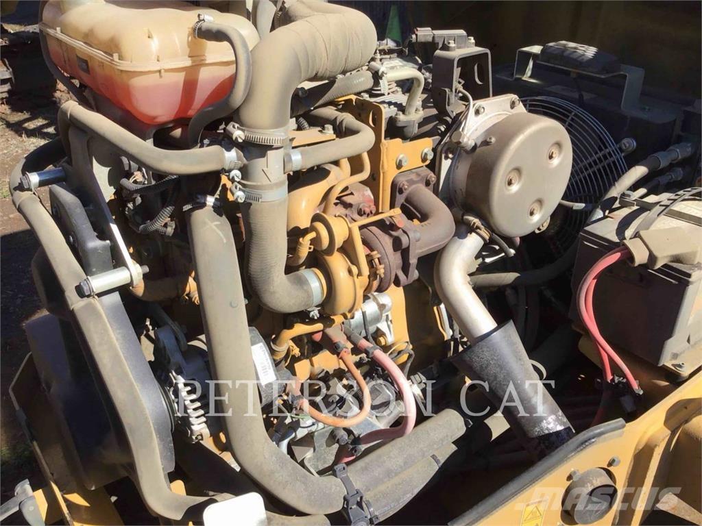 CAT CB24B Rouleaux tandem