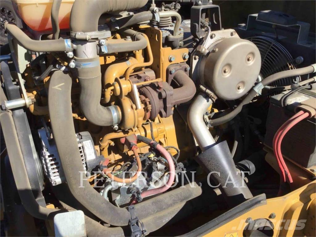 CAT CB24B Rouleaux tandem
