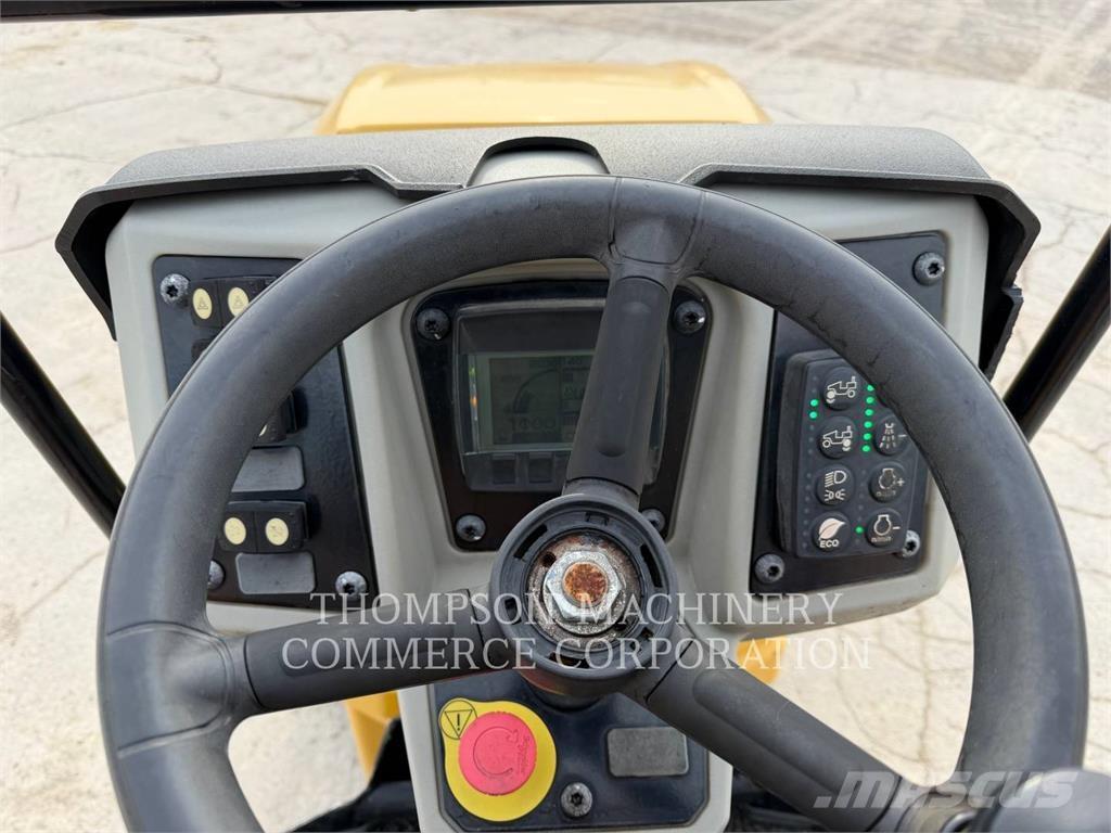 CAT CB24B Rouleaux tandem