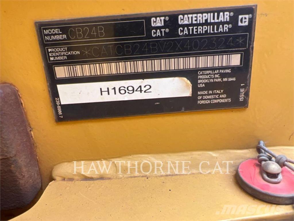 CAT CB24B Compacteur de sol