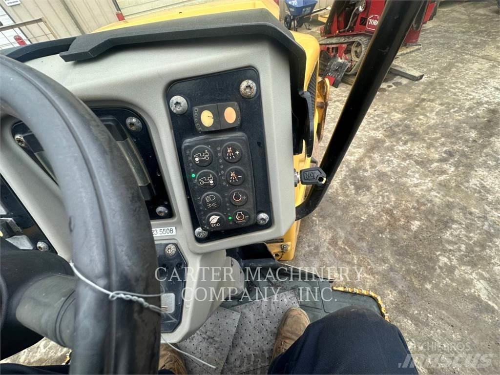 CAT CB34B Compacteur de sol