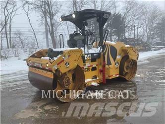 CAT CB54 XW Rouleaux tandem
