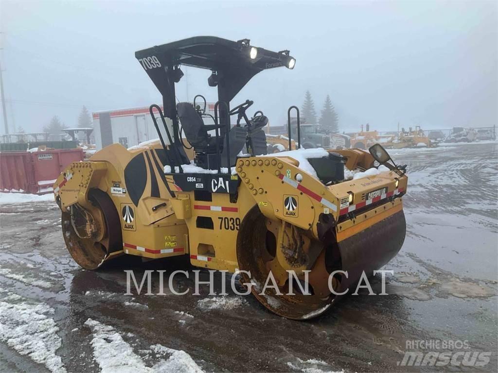 CAT CB54 XW Rouleaux tandem