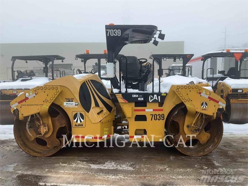 CAT CB54 XW Rouleaux tandem