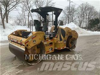 CAT CB54 XW Rouleaux tandem