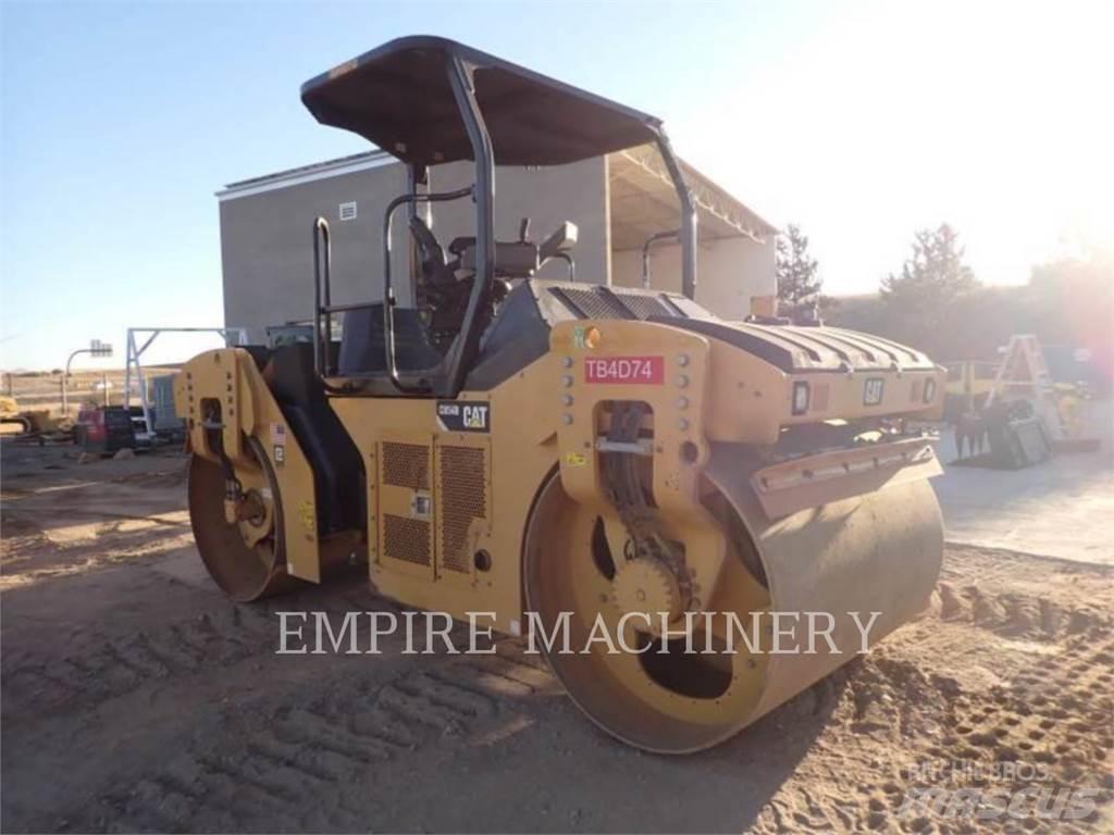 CAT CB54B Rouleaux tandem