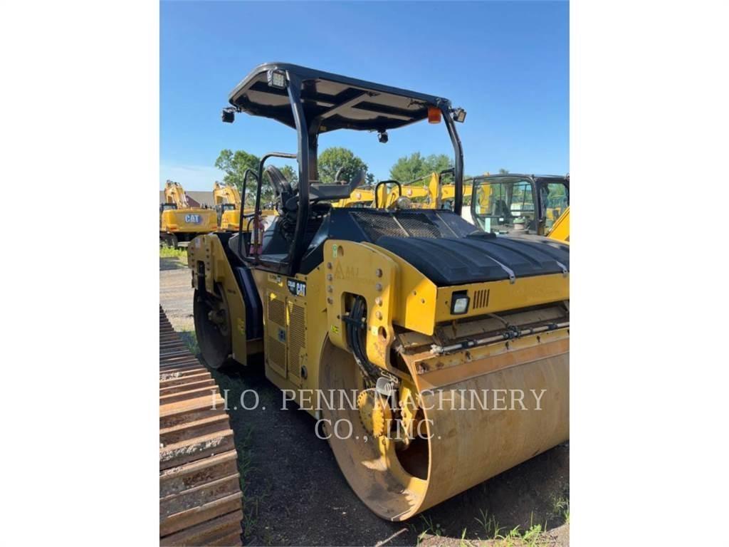 CAT CB54B Rouleaux tandem