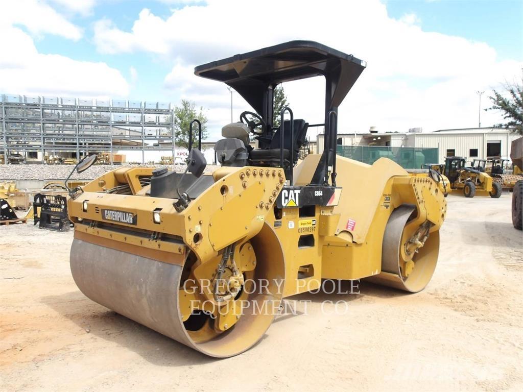 CAT CB64 Rouleaux tandem