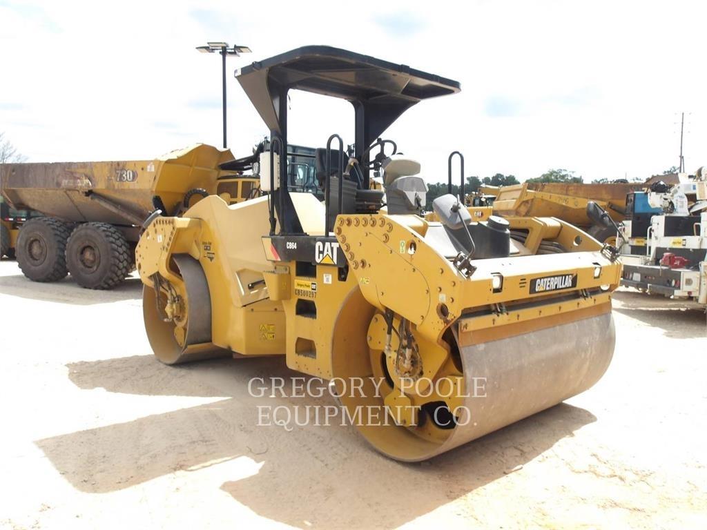 CAT CB64 Rouleaux tandem