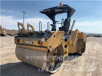 CAT CB64 Compacteur de sol