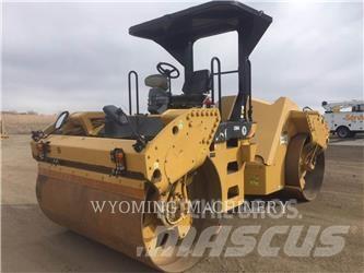 CAT CB64 Compacteur de sol