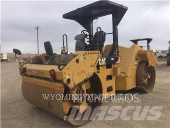 CAT CB64 Compacteur de sol
