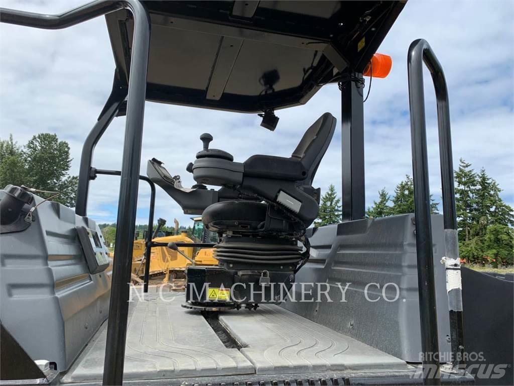 CAT CB66B Finisseur
