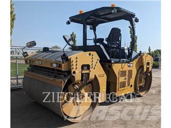 CAT CB68B Compacteur de sol