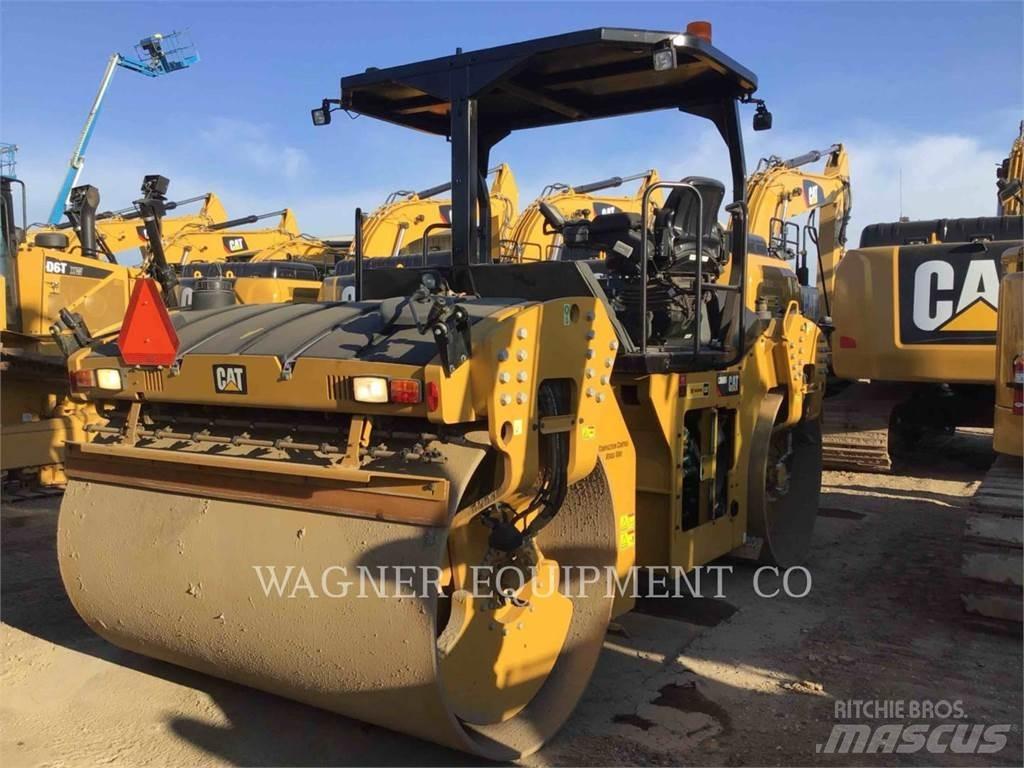 CAT CB68B Compacteur de sol
