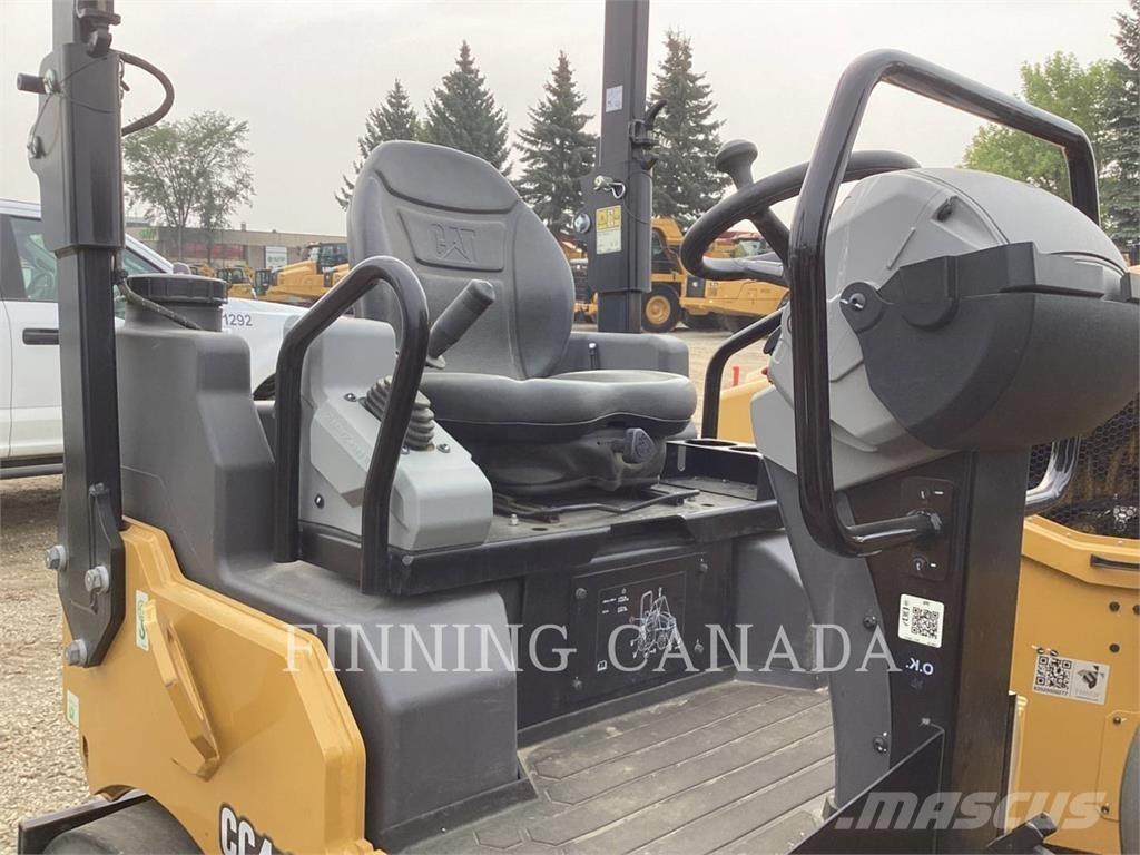 CAT CC 4.0 Compacteur de sol