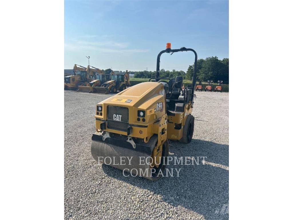 CAT CC4.0-03 Compacteur de sol