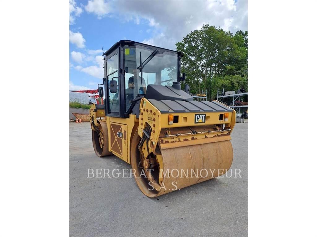 CAT CD54B Compacteur de sol