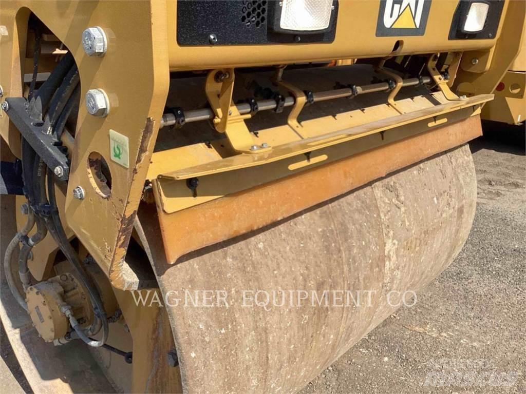 CAT CD8 Compacteur de sol