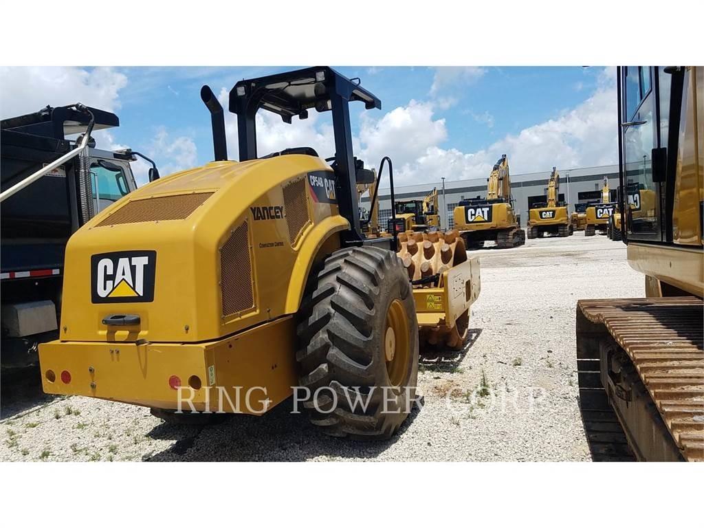 CAT CP54B Rouleaux tandem
