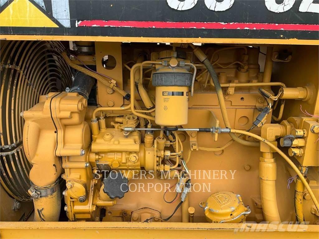 CAT CS-323C Compacteur de sol