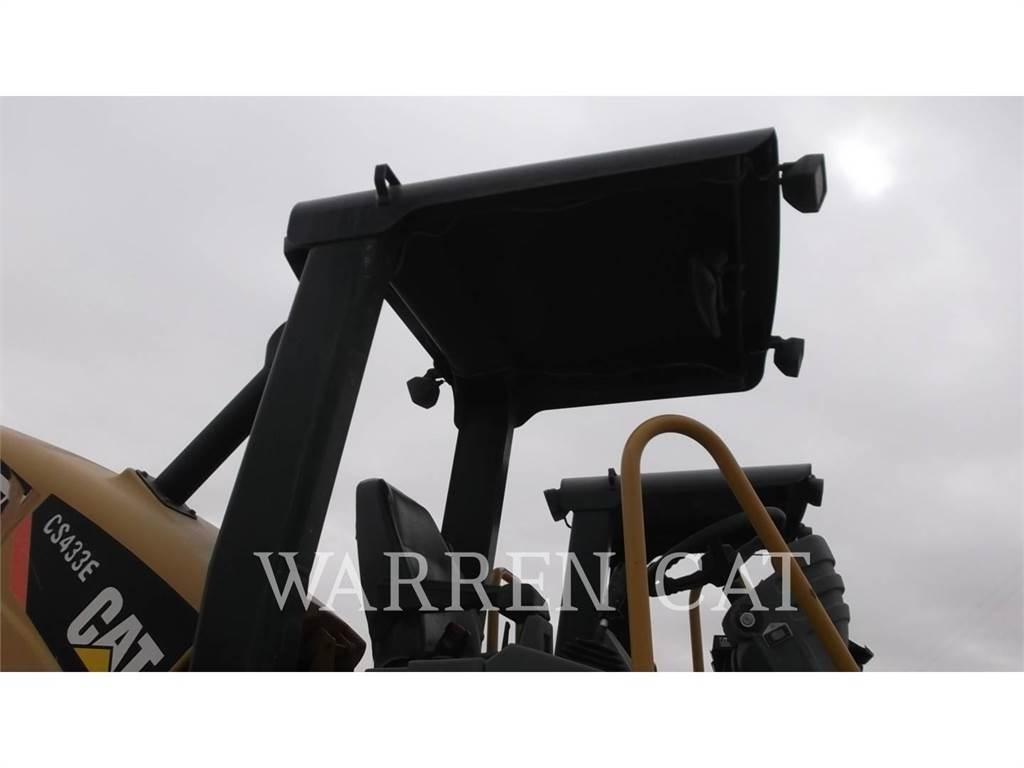 CAT CS433E Finisseur