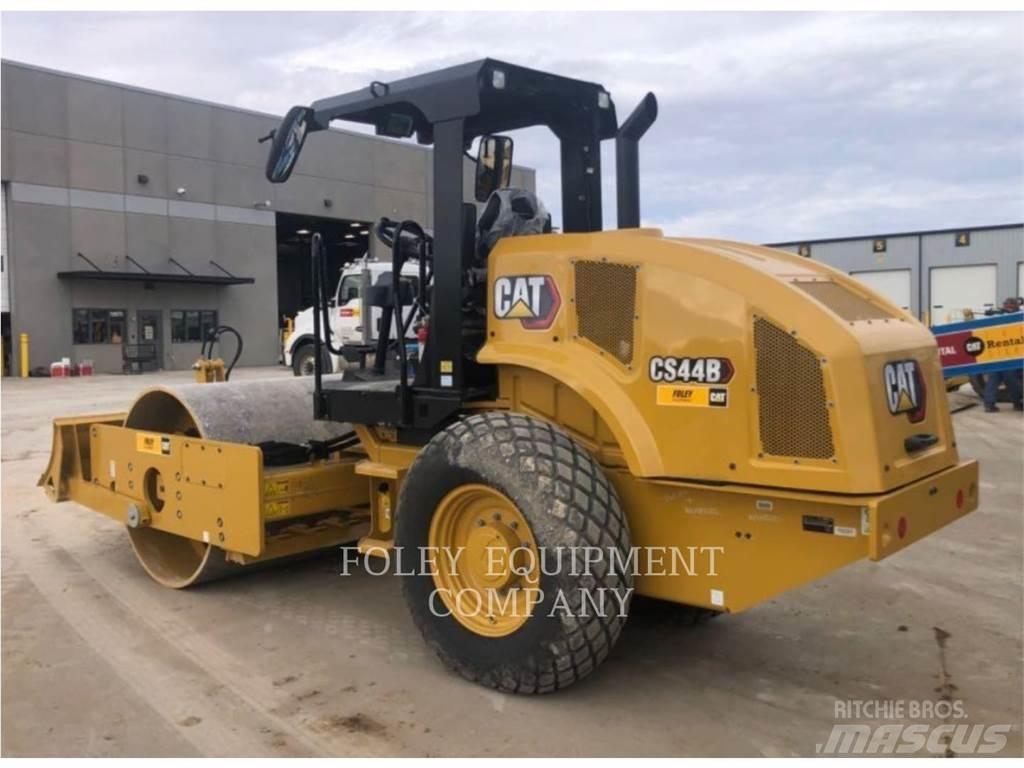 CAT CS44B Compacteur de sol