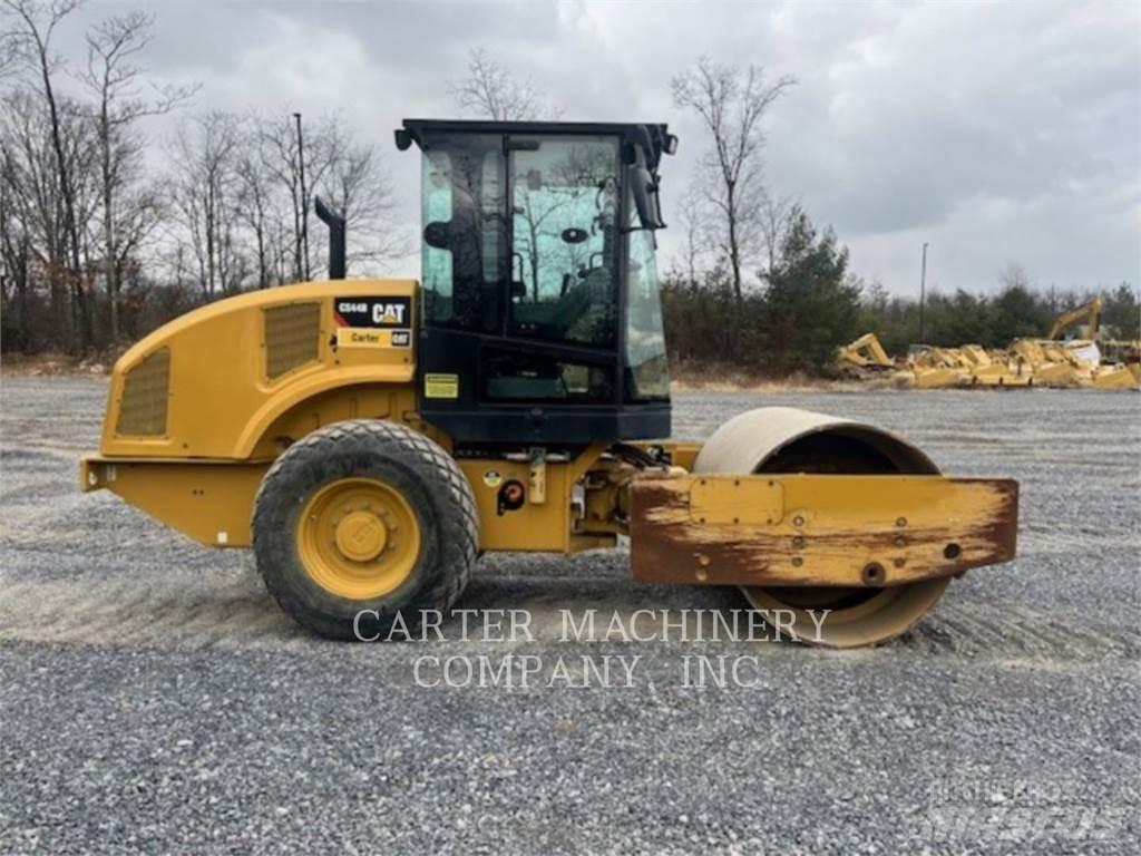 CAT CS44B Compacteur de sol