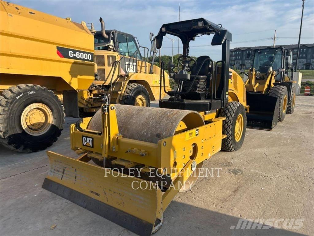 CAT CS44B Compacteur de sol