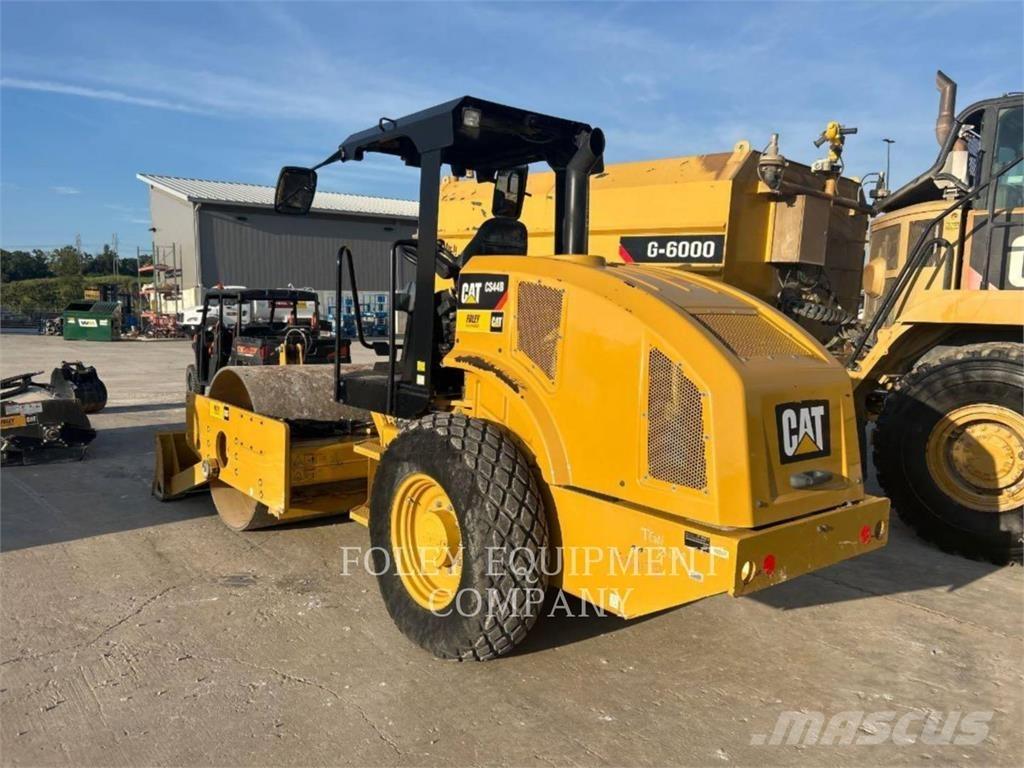 CAT CS44B Compacteur de sol