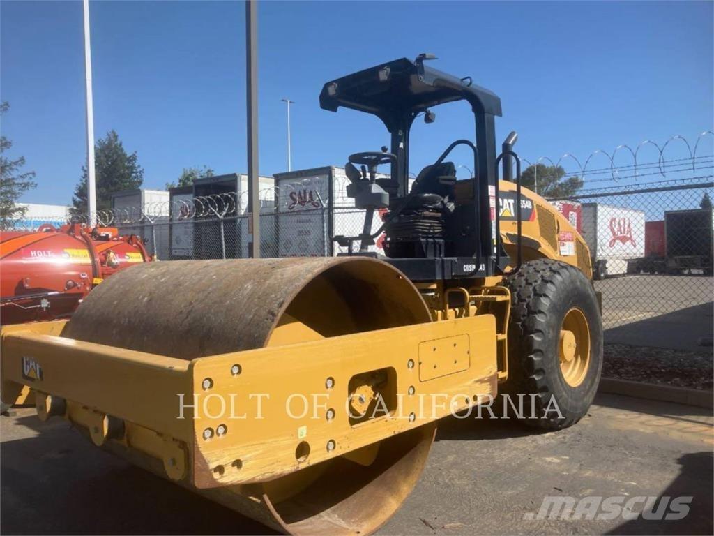 CAT CS54 Compacteur de sol