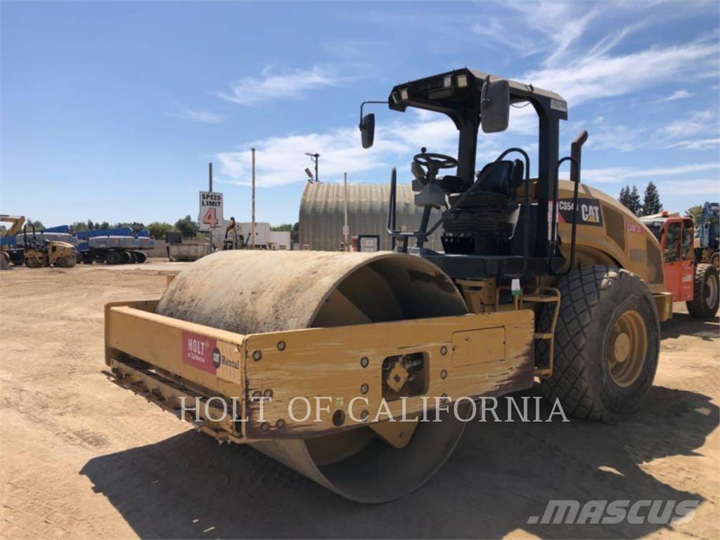 CAT CS54 Compacteur de sol