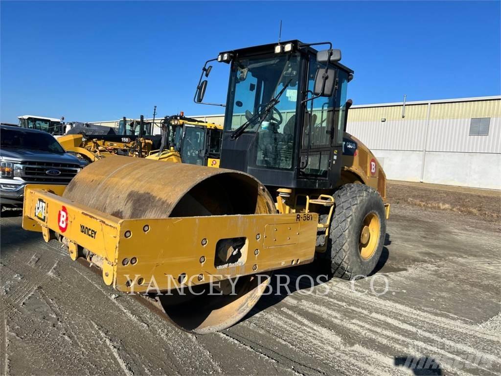 CAT CS54B Compacteur de sol