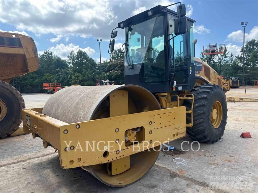 CAT CS56 Compacteur de sol