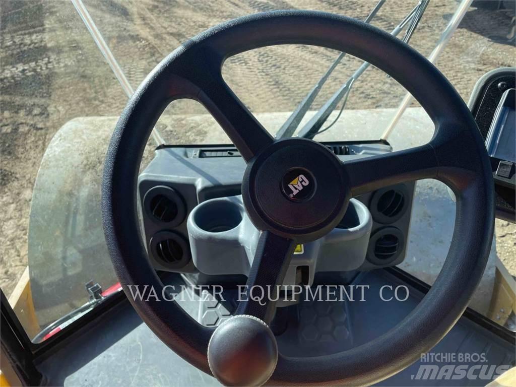 CAT CS56B Compacteur de sol