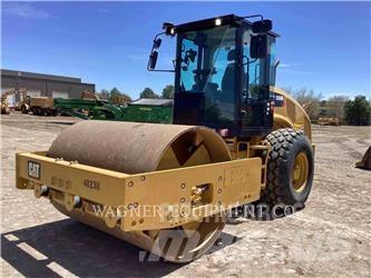 CAT CS56B Compacteur de sol