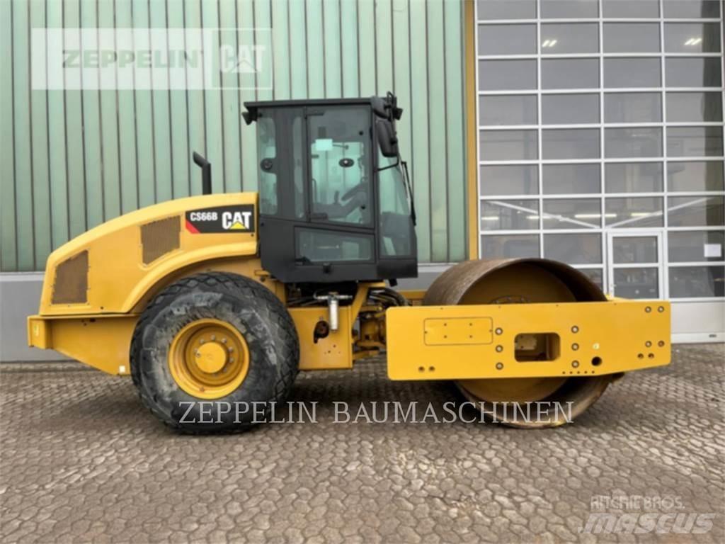 CAT CS66B Compacteur de sol
