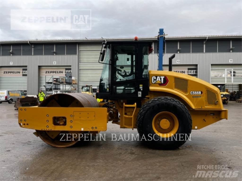CAT CS66B Compacteur de sol