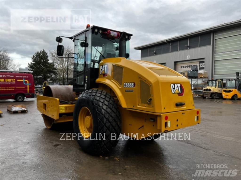 CAT CS66B Compacteur de sol