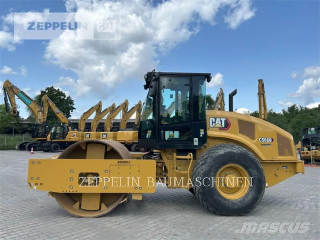 CAT CS66B Compacteur de sol